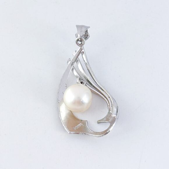 Vintage Silver-Tone Modernist Pendant with Pearl Accent - Picture 3 of 6